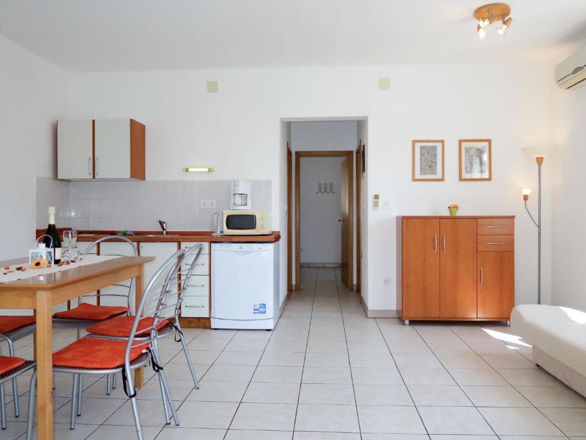 Apartment Andrea - Rab102 By Interhome Barbat na Rabu Buitenkant foto